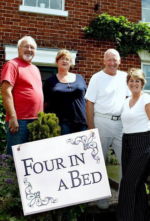 Постер сериала Four in a Bed